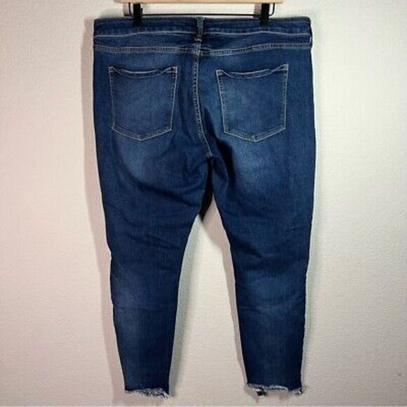 Arizona‎ dark wash distressed knee patch jeans size 17 - Picture 2 of 8